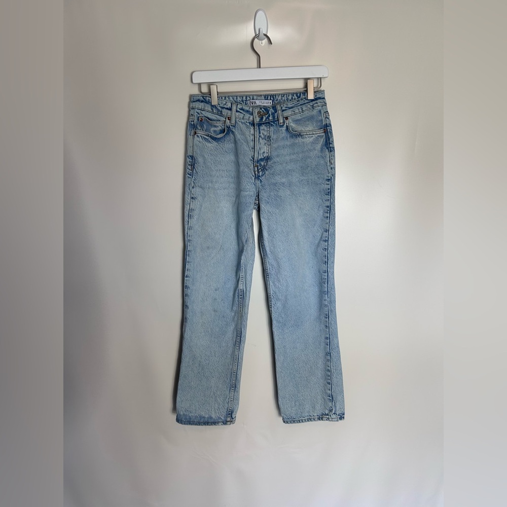 Zara Women’s Light Blue Straight-Leg Jeans | US 4‎
